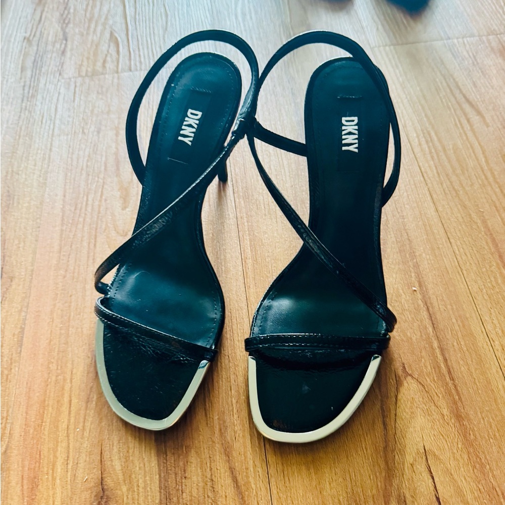 DKNY woman sandals, size 8